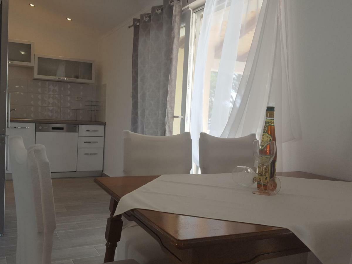 Apartmani Slavica Rab Town Ngoại thất bức ảnh