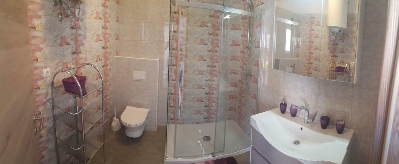Apartmani Slavica Rab Town Ngoại thất bức ảnh