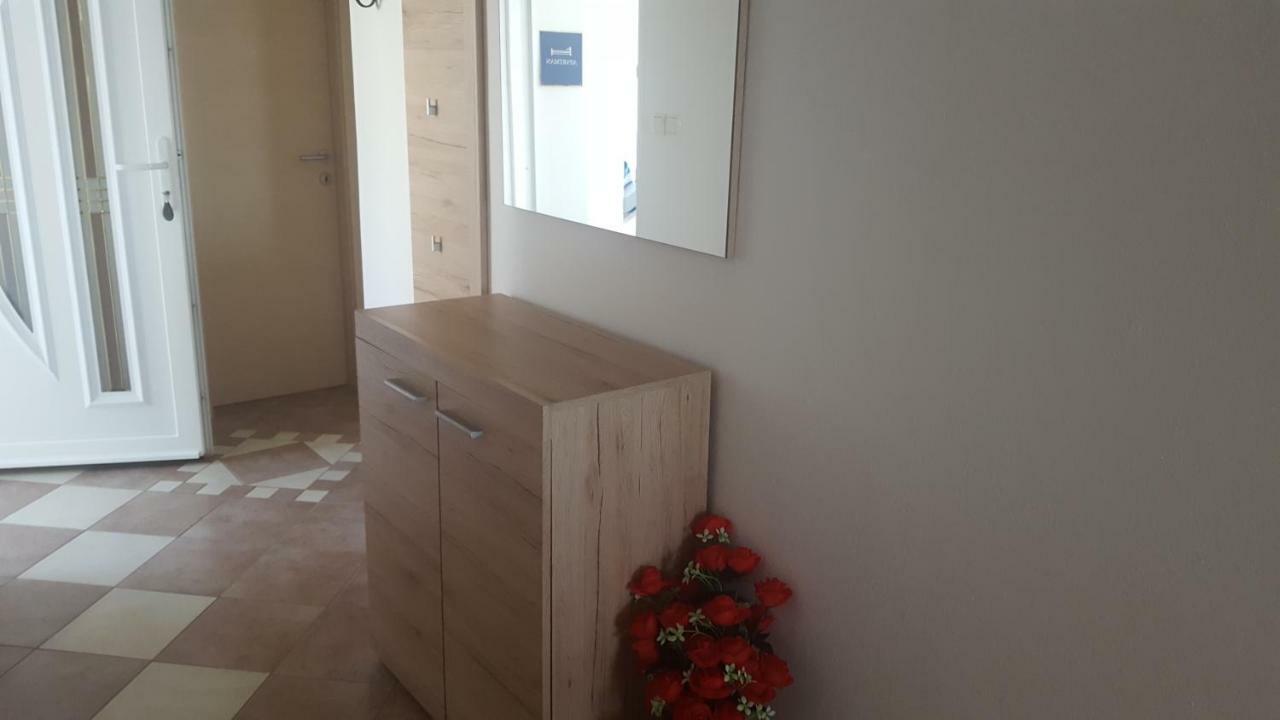 Apartmani Slavica Rab Town Ngoại thất bức ảnh