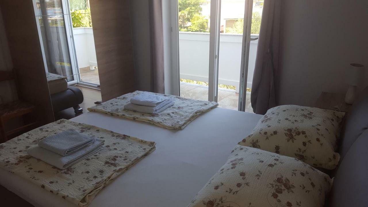 Apartmani Slavica Rab Town Ngoại thất bức ảnh