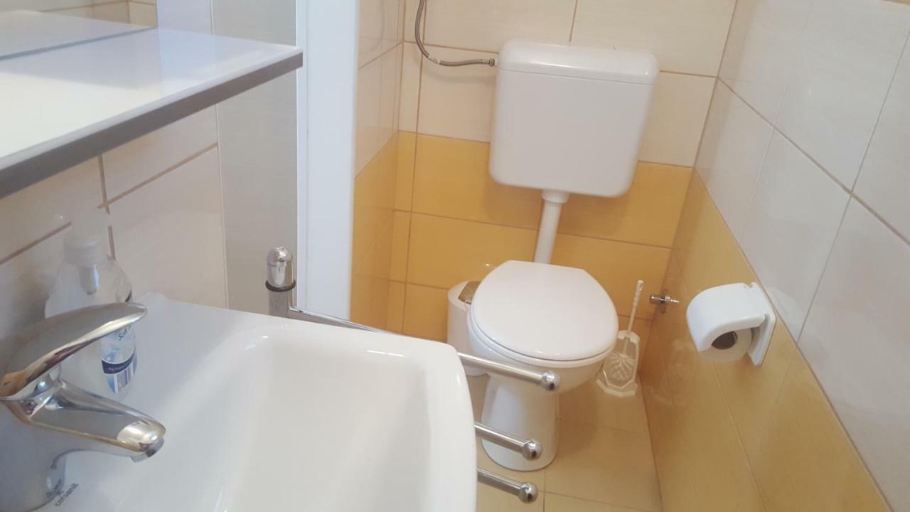Apartmani Slavica Rab Town Ngoại thất bức ảnh