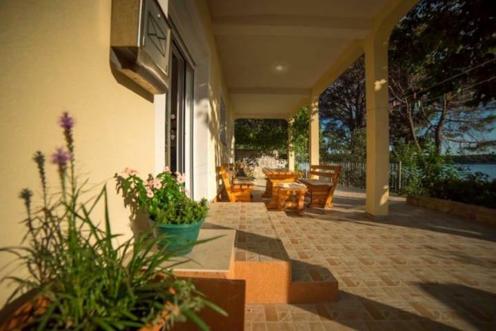 Apartmani Slavica Rab Town Ngoại thất bức ảnh