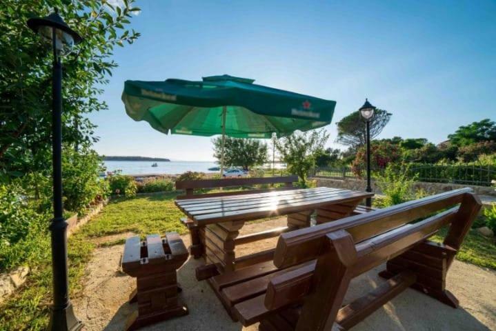 Apartmani Slavica Rab Town Ngoại thất bức ảnh